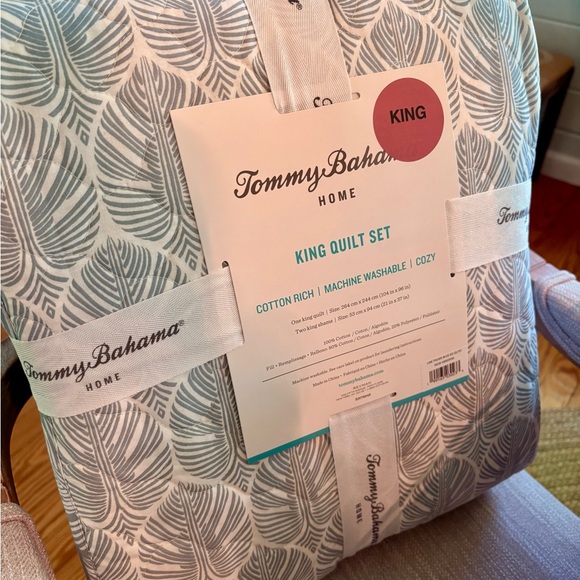 Tommy Bahama 3 piece Quilted King Bedding Set - Picture 9 of 9